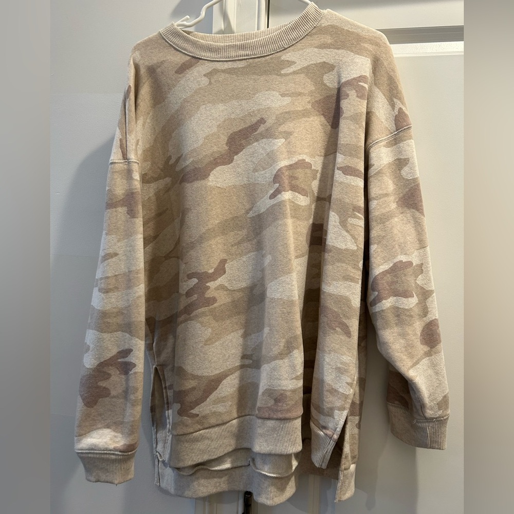 Womens American Eagle Camouflage Sweatshirt, Size Large